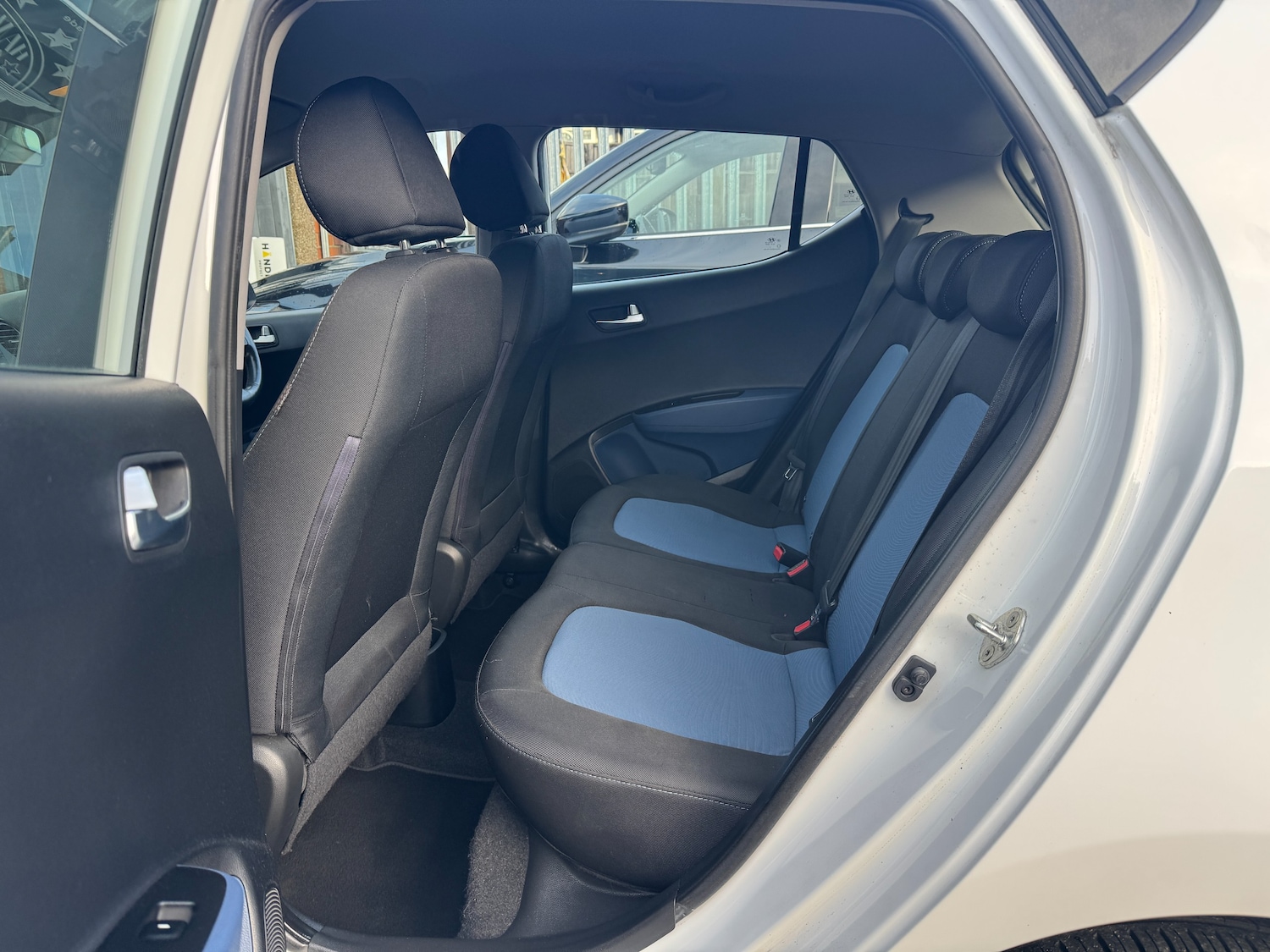 Used Hyundai i10 2014 for sale - 77232337: Photo 36