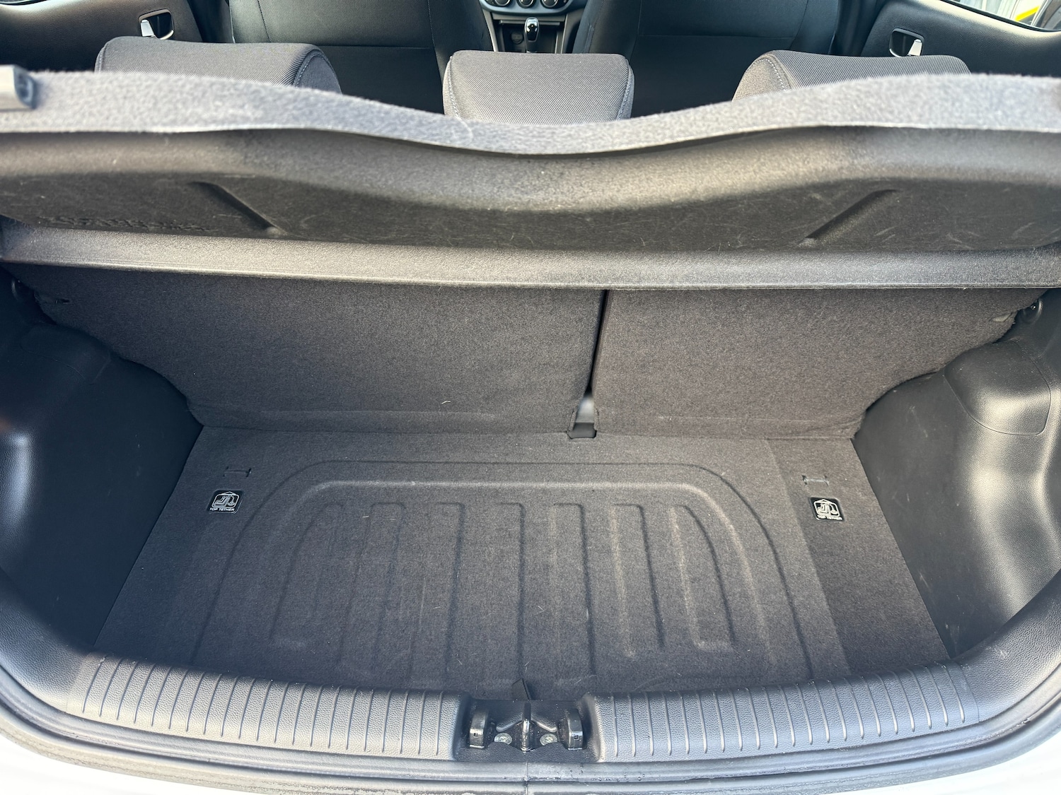 Used Hyundai i10 2014 for sale - 77232337: Photo 44