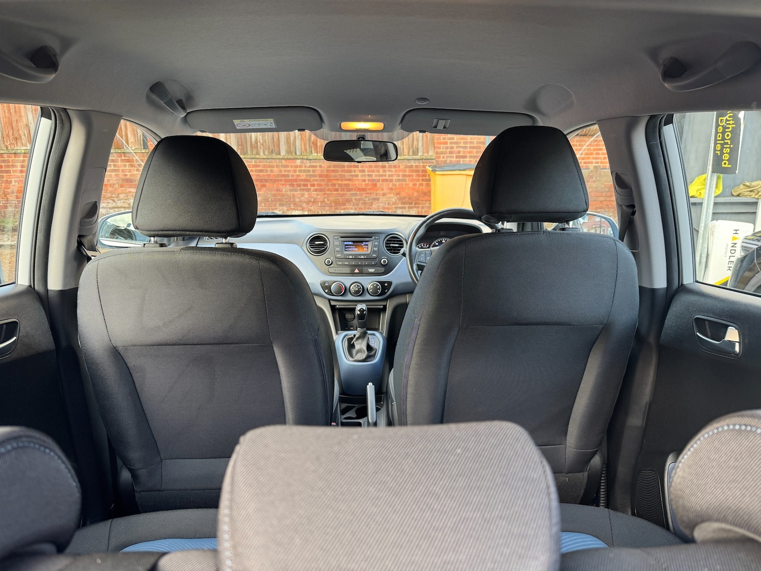 Used Hyundai i10 2014 for sale - 77232337: Photo 45