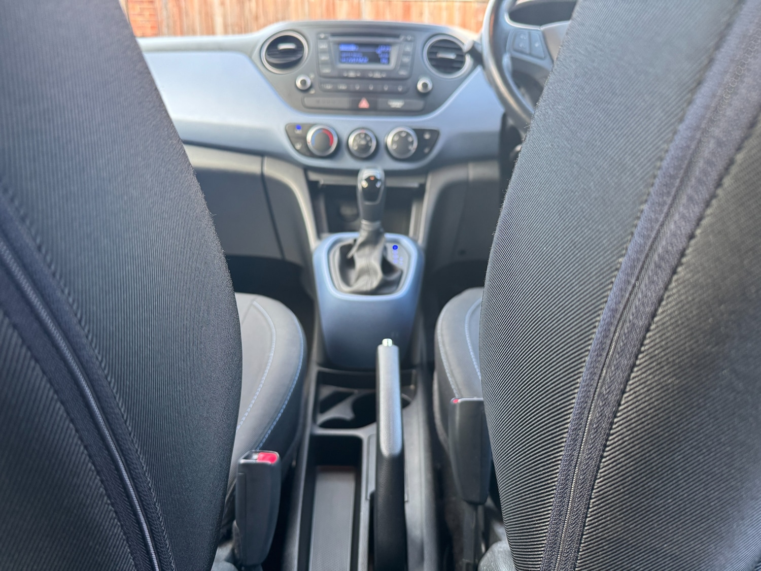 Used Hyundai i10 2014 for sale - 77232337: Photo 57