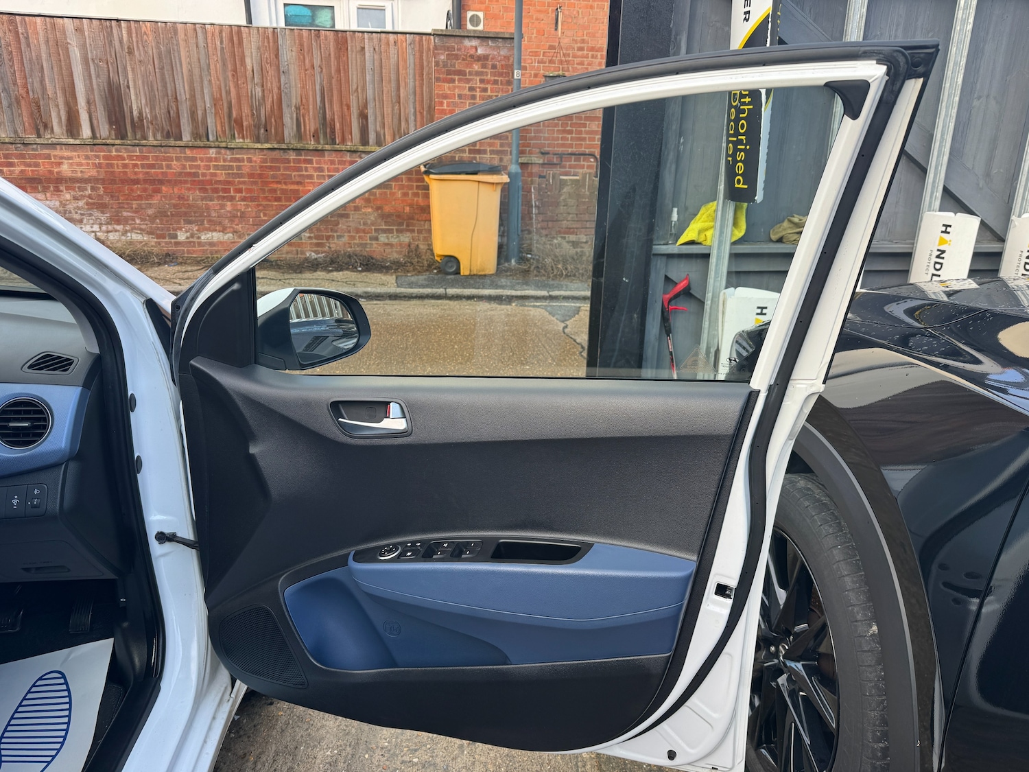 Used Hyundai i10 2014 for sale - 77232337: Photo 58