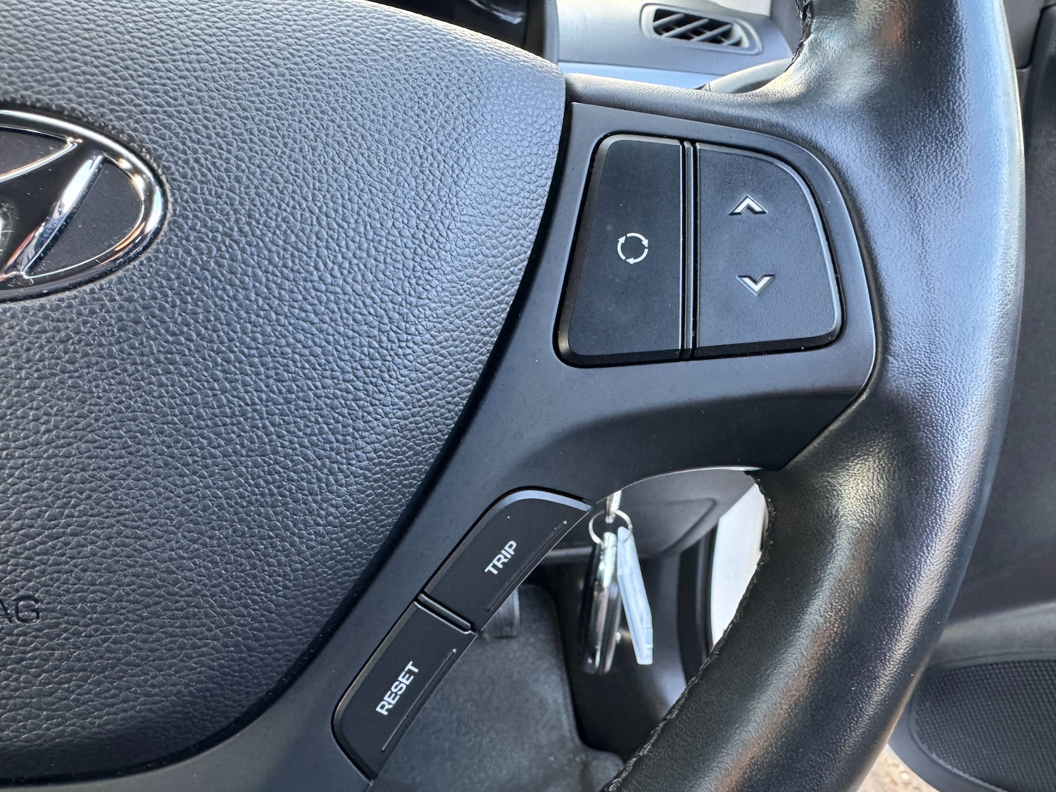 Used Hyundai i10 2014 for sale - 77232337: Photo 71