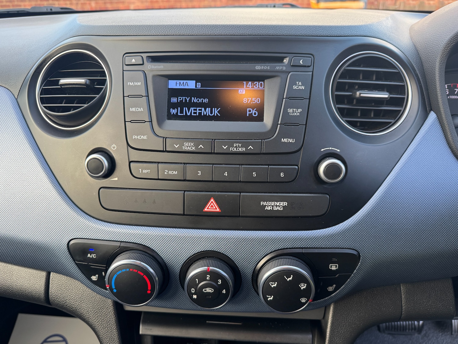 Used Hyundai i10 2014 for sale - 77232337: Photo 74