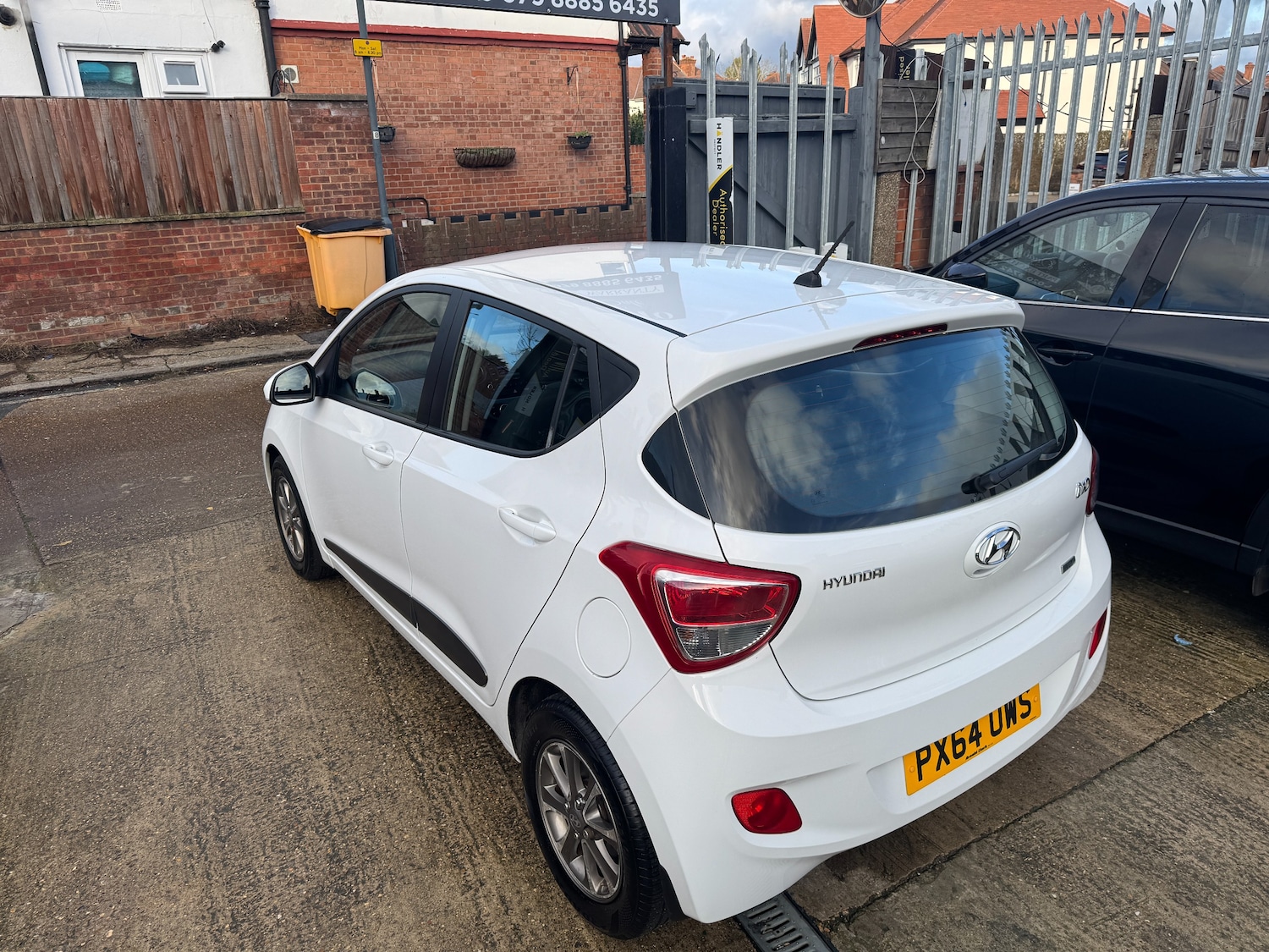 Used Hyundai i10 2014 for sale - 77232337: Photo 87