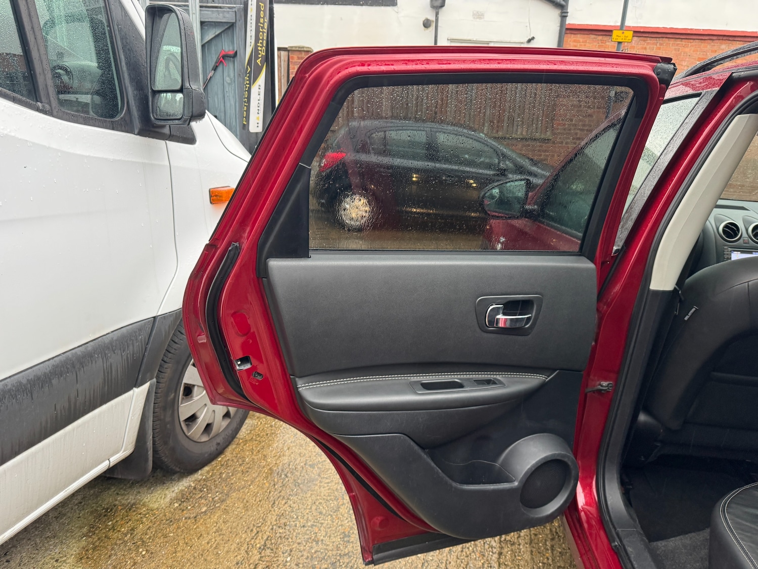 Used Nissan Qashqai 2013 for sale - 76961890: Photo 24