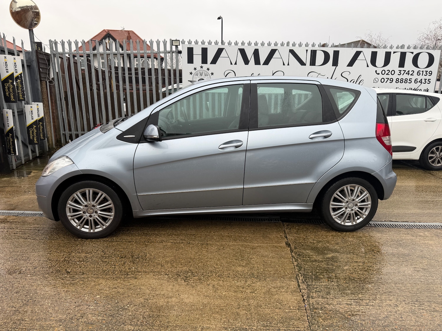 Used Mercedes-Benz A-Class 2011 for sale - 77462945: Photo 2