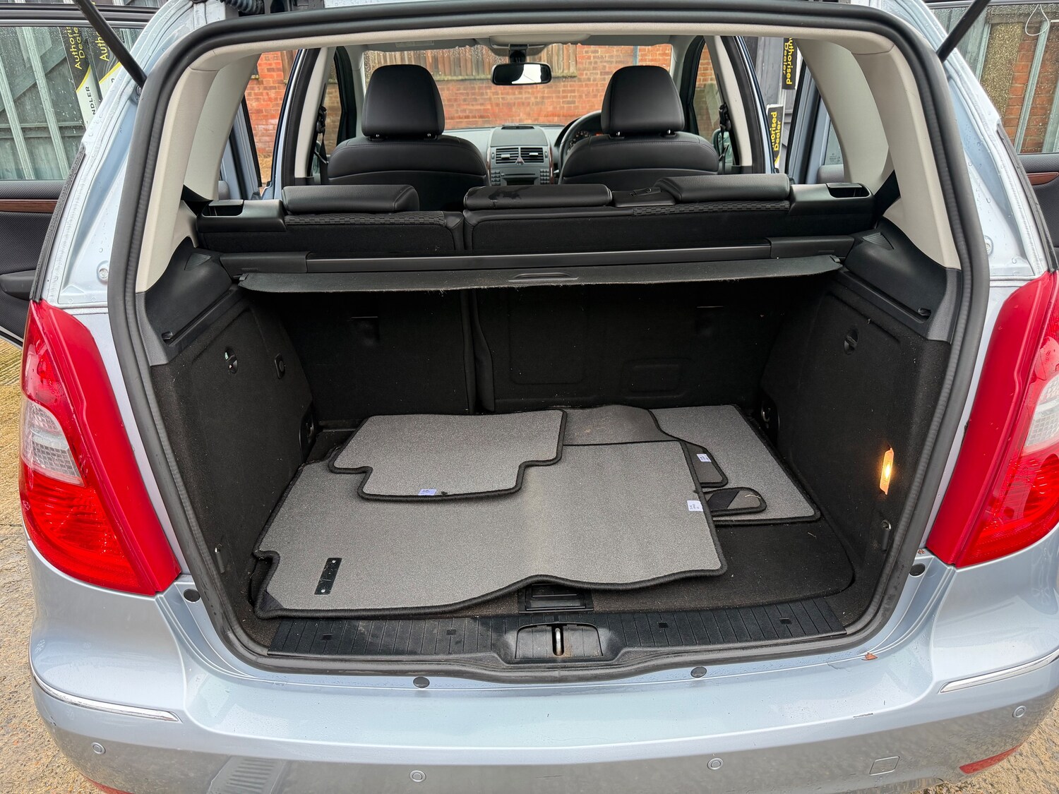 Used Mercedes-Benz A-Class 2011 for sale - 77462945: Photo 23