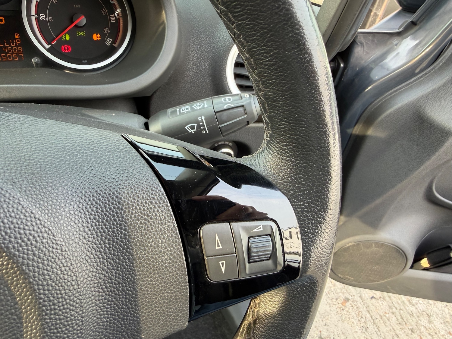 Used Vauxhall Corsa 2013 for sale - 77989809: Photo 12