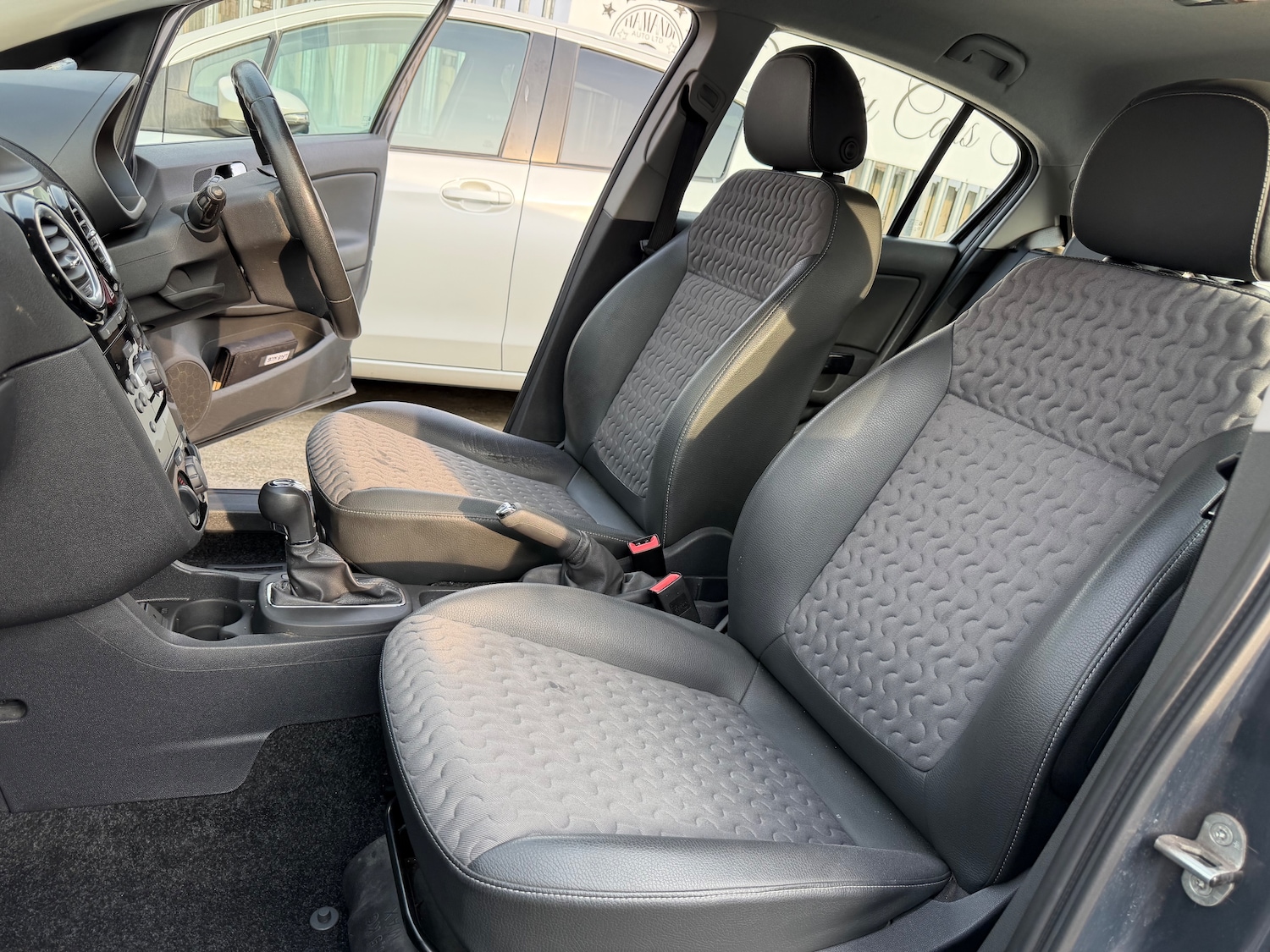 Used Vauxhall Corsa 2013 for sale - 77989809: Photo 7