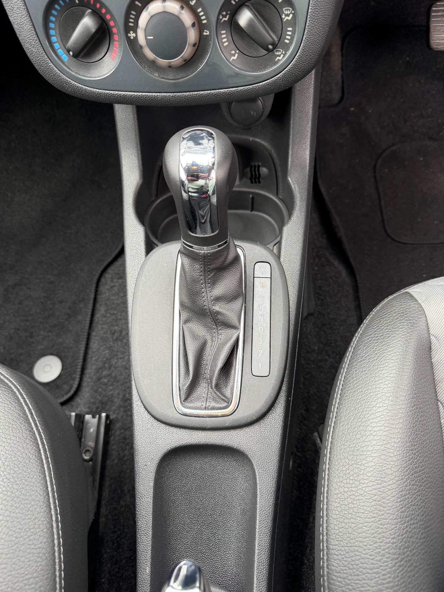 Used Vauxhall Corsa 2011 for sale - 77698501: Photo 17