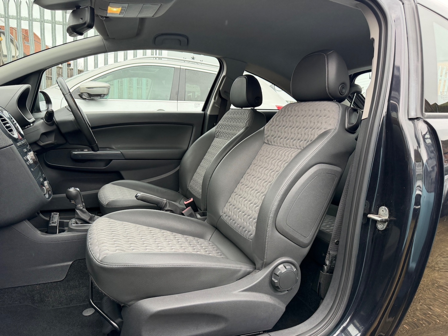 Used Vauxhall Corsa 2011 for sale - 77698501: Photo 27