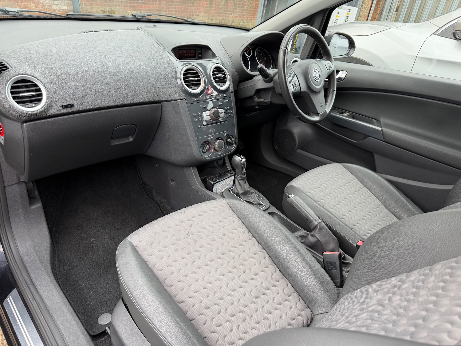 Used Vauxhall Corsa 2011 for sale - 77698501: Photo 8