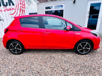 Used Toyota Yaris 2015 for sale - 79363048: Photo