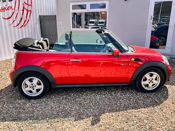 Used MINI Convertible 2011 for sale - 75670939: Photo