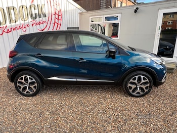 Used Renault Captur 2017 for sale - 76634680: Photo