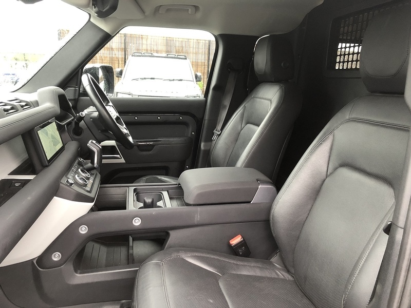 Used Land Rover Defender 2022 for sale - 77365216: Photo 32