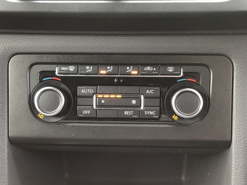 Used Volkswagen Amarok 2013 for sale - 77880628: Photo 42