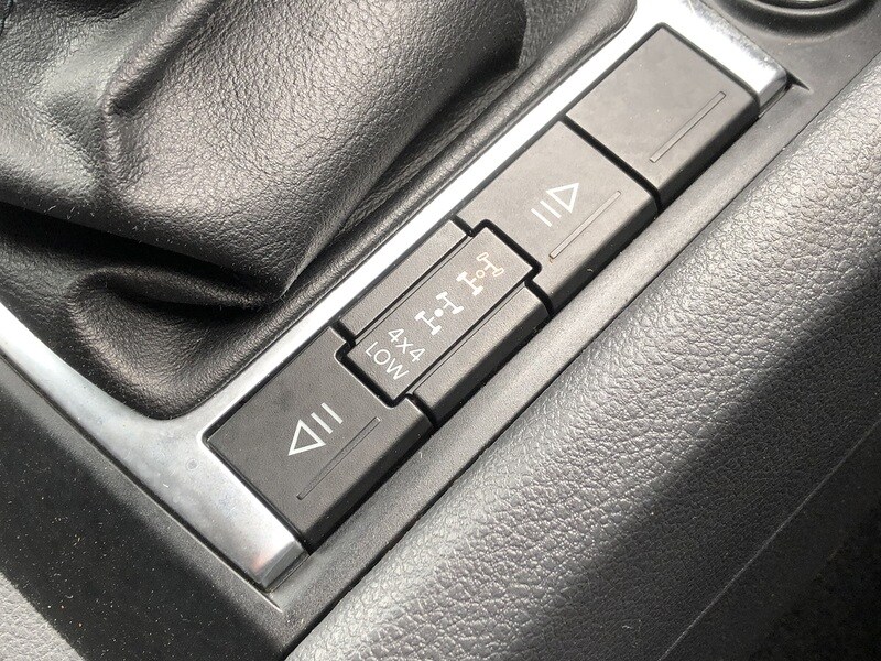 Used Volkswagen Amarok 2013 for sale - 77880628: Photo 44