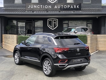 Used Volkswagen T-Roc 2023 for sale - 79599437: Photo