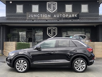 Used Volkswagen T-Roc 2023 for sale - 79599437: Photo