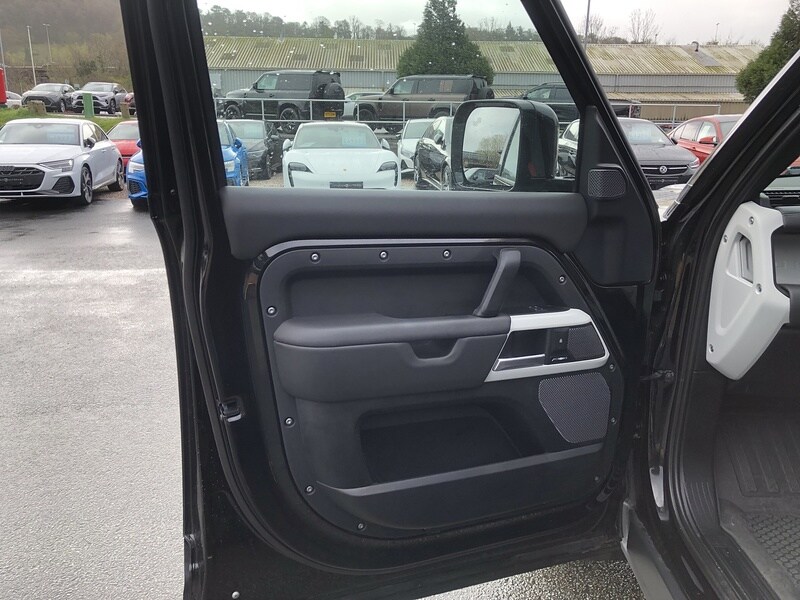 Used Land Rover Defender 2023 for sale - 78040262: Photo 66