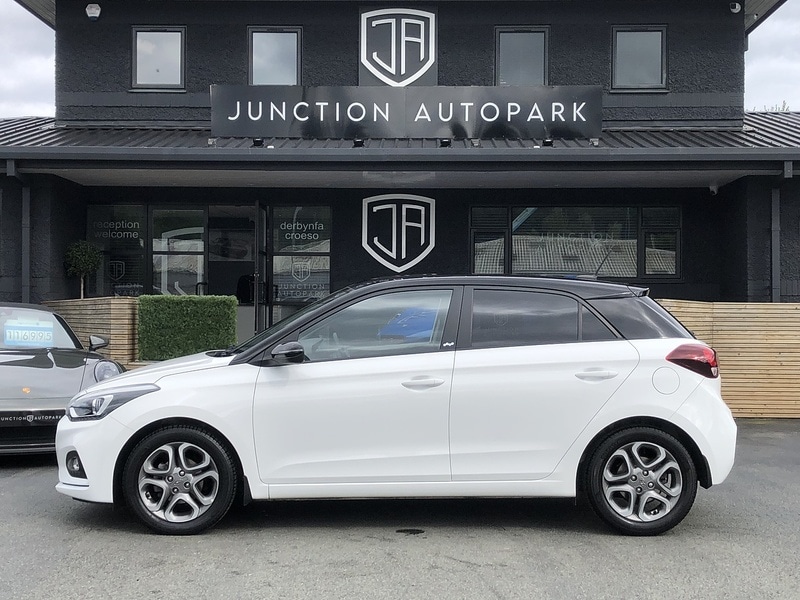 Used Hyundai i20 2020 for sale - 77365316: Photo 4