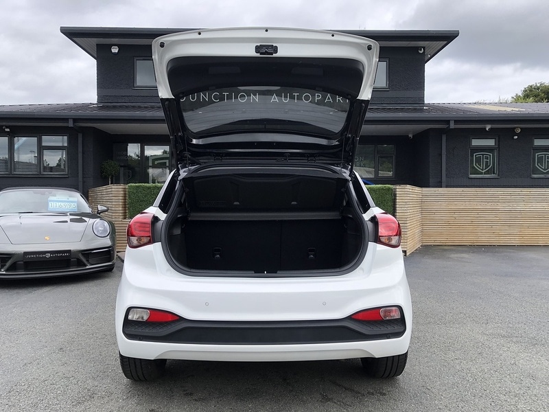 Used Hyundai i20 2020 for sale - 77365316: Photo 55