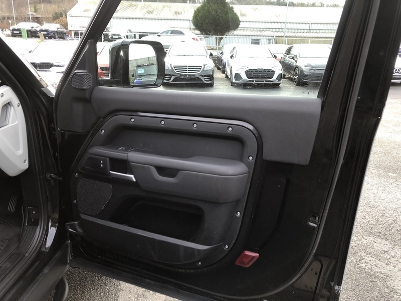 Used Land Rover Defender 90 2023 for sale - 77379212: Photo 61