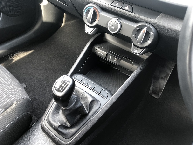 Used Kia Stonic 2019 for sale - 77370204: Photo 35