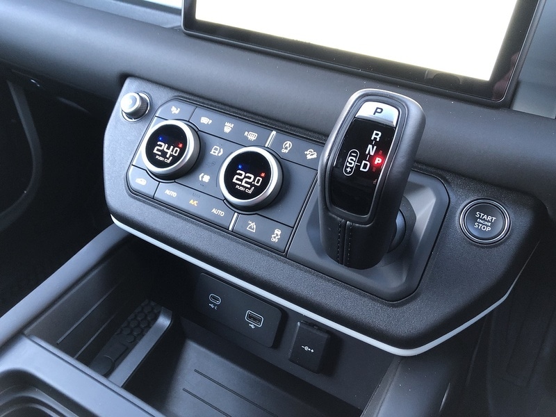 Used Land Rover Defender 2024 for sale - 77365250: Photo 38