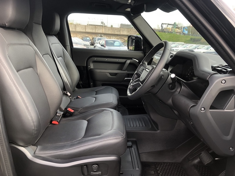 Used Land Rover Defender 90 2025 for sale - 77781074: Photo 17