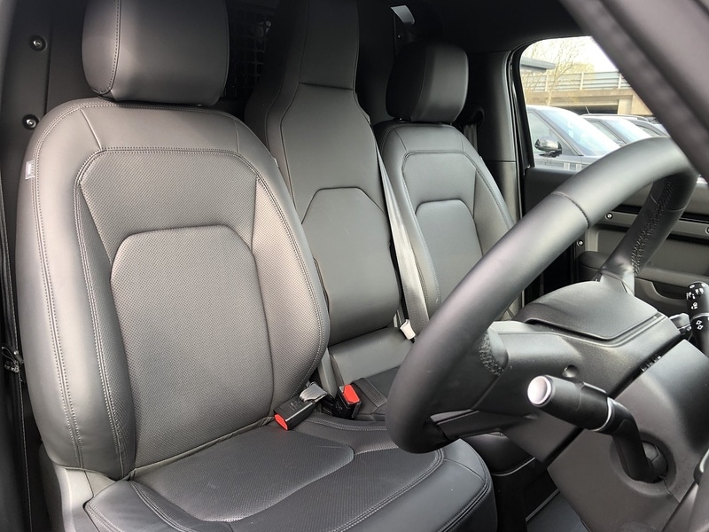 Used Land Rover Defender 90 2025 for sale - 77781074: Photo 18