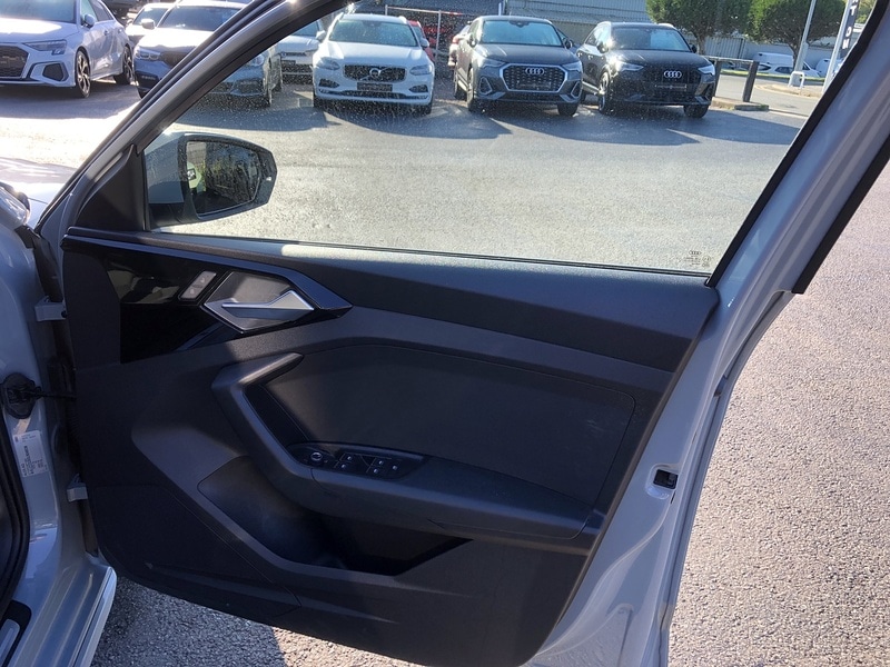 Used Audi A1 for sale - 77365326: Photo 54