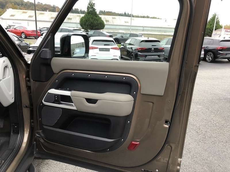 Used Land Rover Defender 90 2021 for sale - 77517505: Photo 61