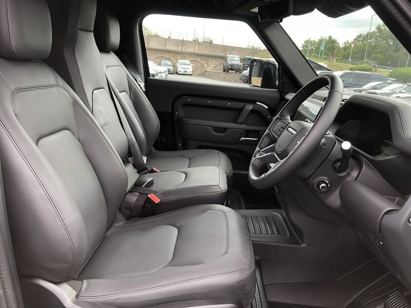 Used Land Rover Defender 2025 for sale - 77365289: Photo 17