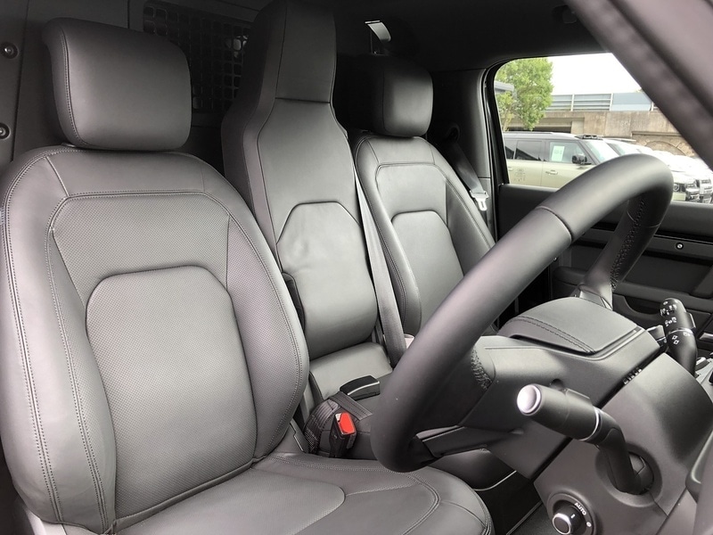 Used Land Rover Defender 2025 for sale - 77365289: Photo 18