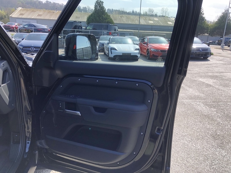 Used Land Rover Defender 110 for sale - 78167983: Photo 64