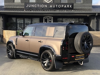 Used Land Rover Defender 2024 for sale - 77655762: Photo