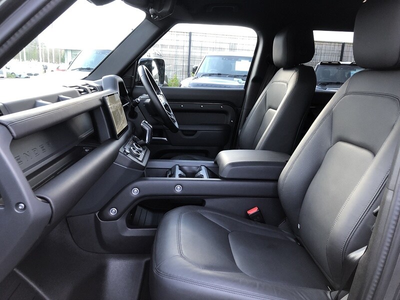 Used Land Rover Defender 110 for sale - 77365240: Photo 31