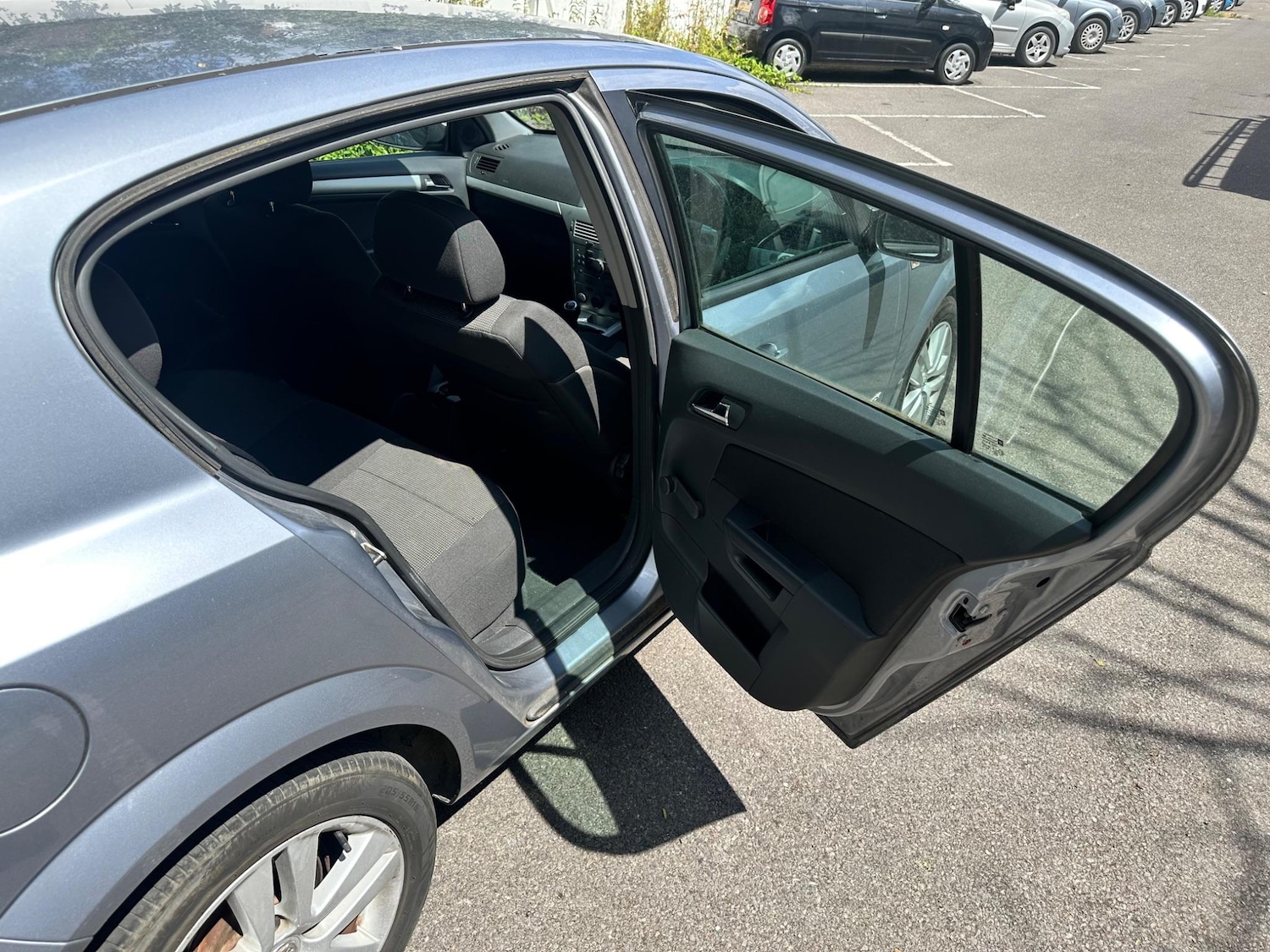 Vehicle 28