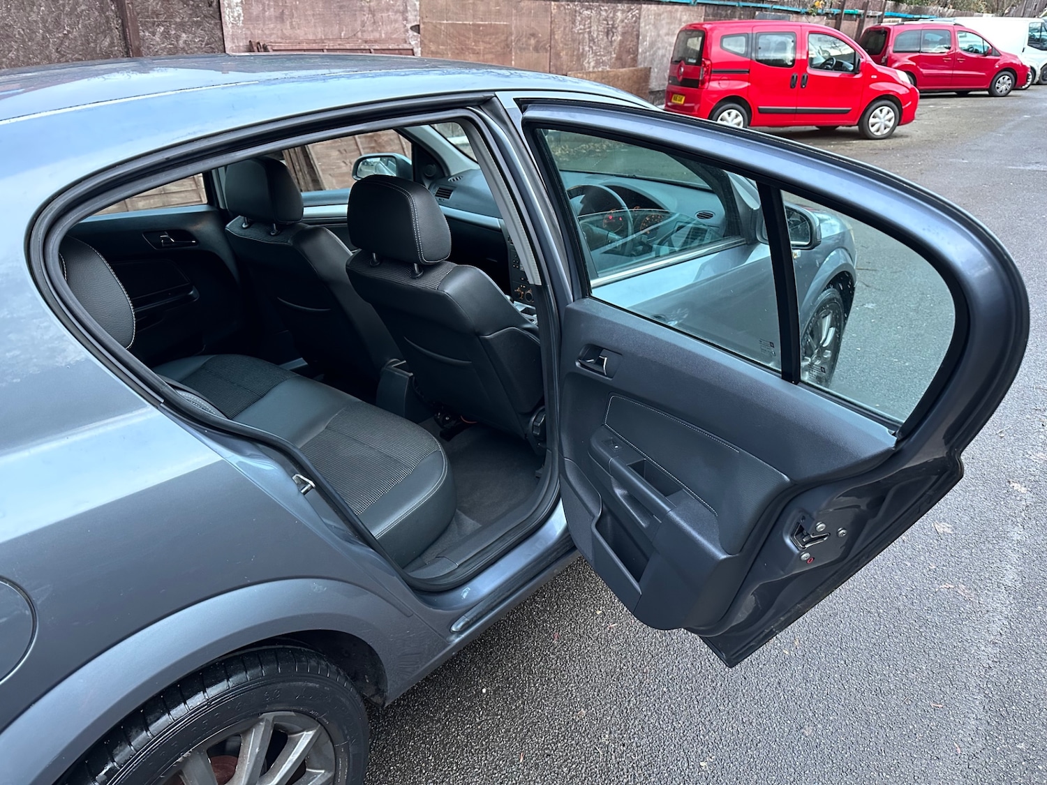 Used Vauxhall Astra 2006 for sale - 77335686: Photo 24