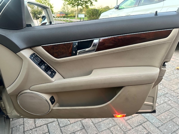 Used Mercedes-Benz C Class 2009 for sale - 76189473: Photo 61