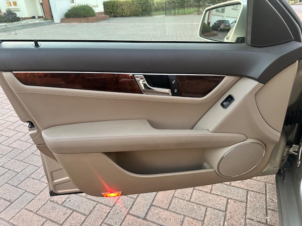 Used Mercedes-Benz C Class 2009 for sale - 76189473: Photo 78