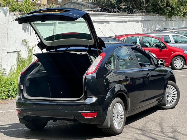 Used Ford Focus 2010 for sale - 74888083: Photo 10