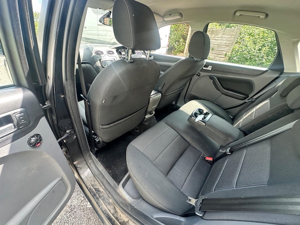 Used Ford Focus 2010 for sale - 74888083: Photo 21