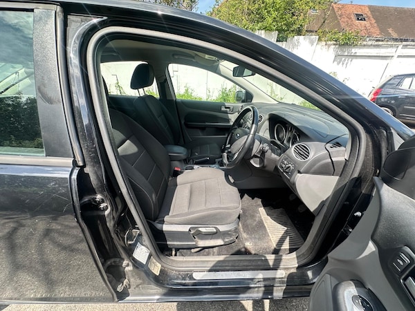 Used Ford Focus 2010 for sale - 74888083: Photo 42