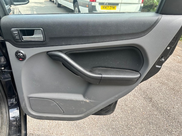Used Ford Focus 2010 for sale - 74888083: Photo 43