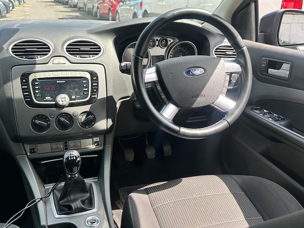 Used Ford Focus 2010 for sale - 74888083: Photo 52