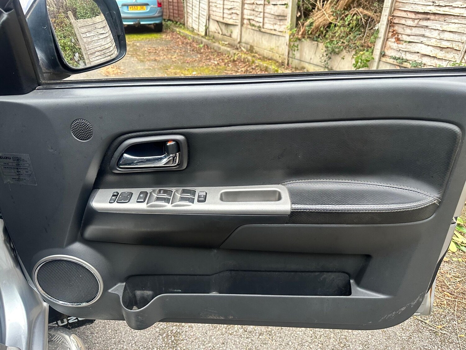 Used Isuzu Rodeo 2011 for sale - 76989014: Photo 24