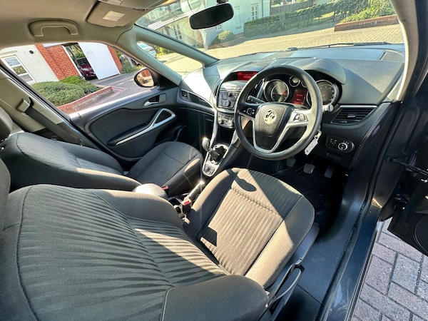 Used Vauxhall Zafira Tourer 2013 for sale - 74047864: Photo 13